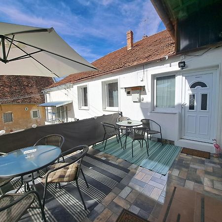 Studio With Free Parking In The Center - Deliamo 3 Сибиу Экстерьер фото