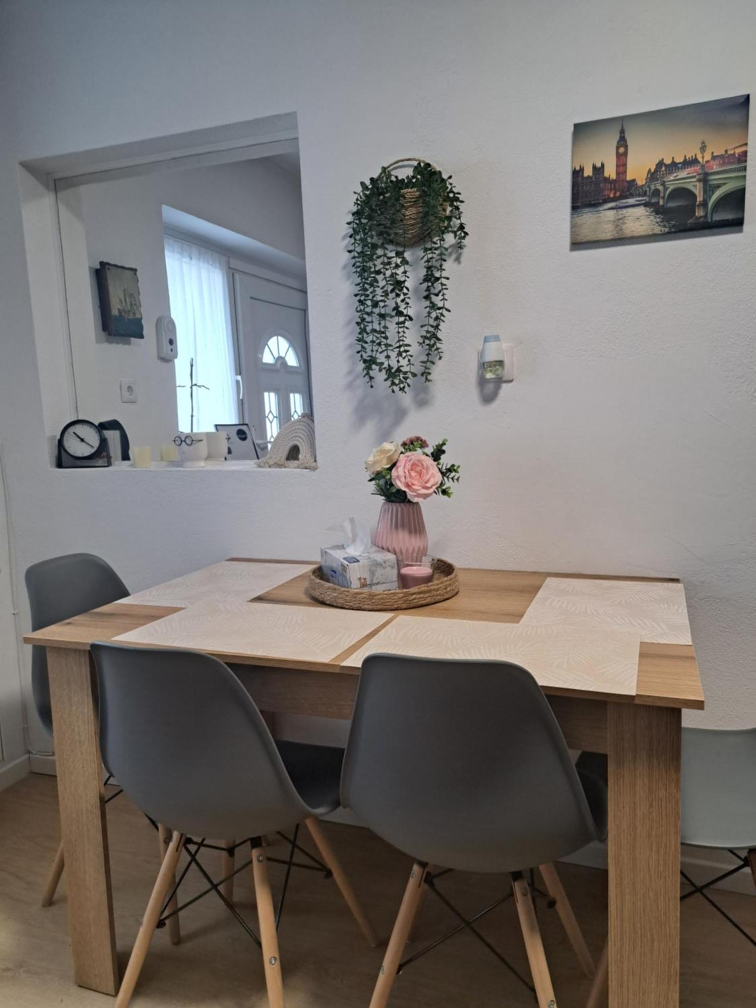 Studio With Free Parking In The Center - Deliamo 3 Сибиу Экстерьер фото